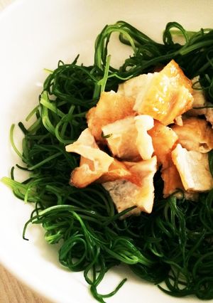 鶏皮とおかひじきのパリシャキサラダ♫-レシピのメイン写真