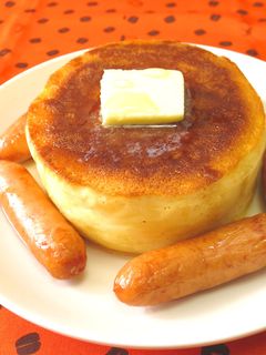 ソーセージ&メープルの厚焼きホットケーキ-レシピのメイン写真