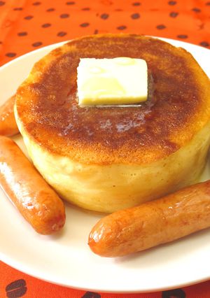 ソーセージ＆メープルの厚焼きホットケーキ-レシピのメイン写真