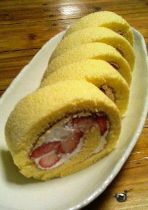 激ウマ簡単☆いちごロールケーキ-レシピのメイン写真