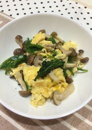 糖質制限♪しめじ、ほうれん草の卵炒め✩-レシピのメイン写真