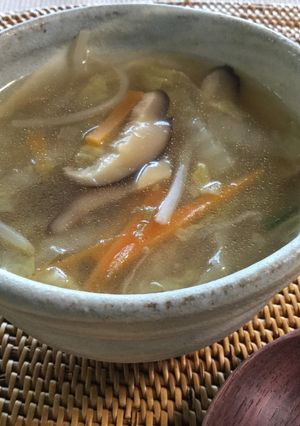 とろ〜りおいしい☆白菜の中華風スープ-レシピのメイン写真