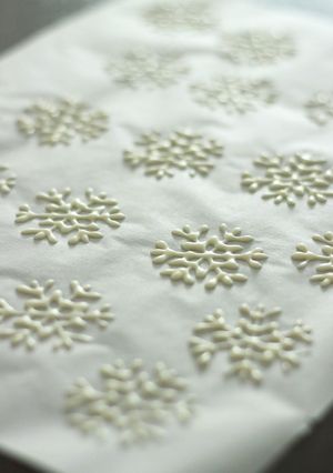 ☆チョコで雪の結晶☆コルネの作り方も♪-レシピのメイン写真