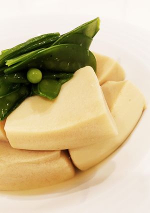 高野豆腐と絹さやの煮物-レシピのメイン写真