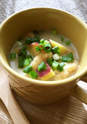 さつまいもと油揚げの豆乳味噌スープ-レシピのメイン写真