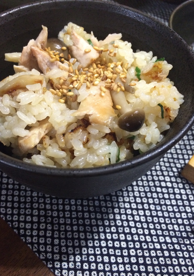 だしの素で簡単に♪秋鮭の炊き込みご飯-レシピのメイン写真