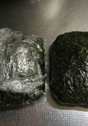 サーモンユッケ風おにぎらず-レシピのメイン写真