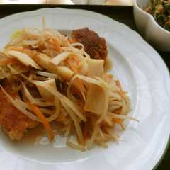 รูปของ 揚げ鶏と野菜の中華仕立て