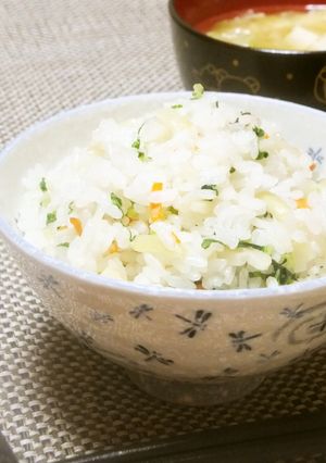 大根の皮と人参の皮の炊き込みご飯-レシピのメイン写真