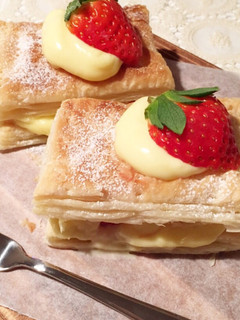 冷凍パイシートで*いちごミルフィーユ-レシピのメイン写真