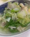 豚バラと野菜たっぷり　　鶏ガラ塩スープ