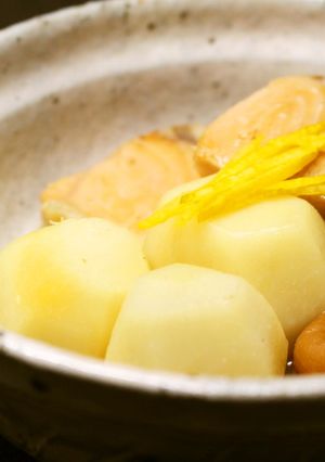 ホクホク里芋と鮭の梅干し煮-レシピのメイン写真