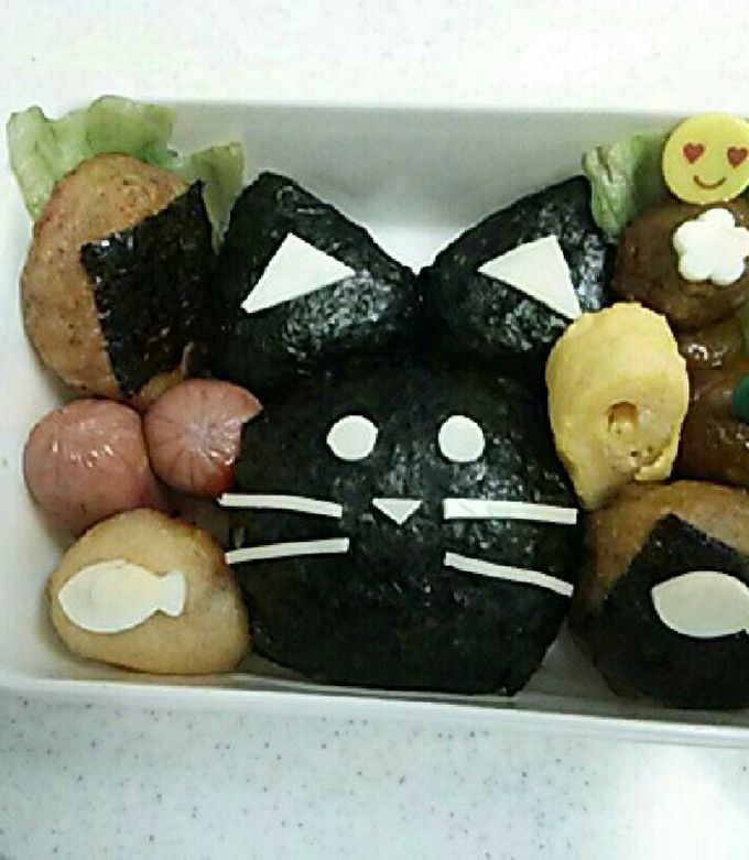 【黒猫さま】生ビールとおにぎり 11歳から かつお節入りまぐろとささみ(老猫用ウエットフード