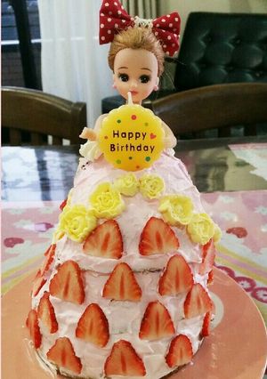 お誕生日にリカちゃん×苺ドールケーキ-レシピのメイン写真