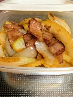 簡単♪玉ねぎとベーコンのカレー炒め-レシピのメイン写真