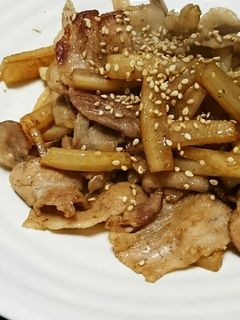 捨てないで!大根の皮と豚バラの焼肉炒め*-レシピのメイン写真