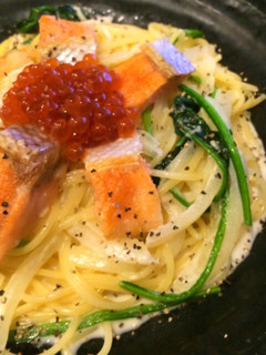 鮭とほうれん草クリームパスタ*イクラ添え-レシピのメイン写真