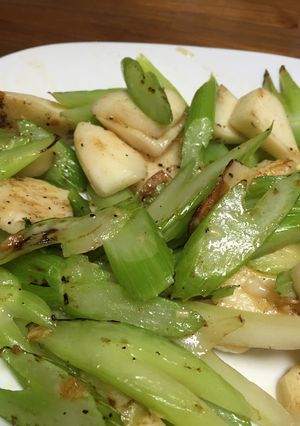 セロリと大和芋の炒め物-レシピのメイン写真