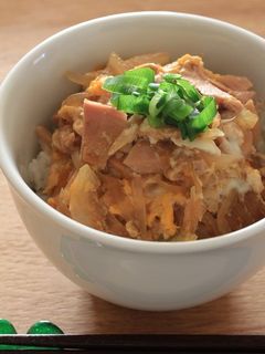 麺つゆ de 簡単♪ツナ玉丼-レシピのメイン写真