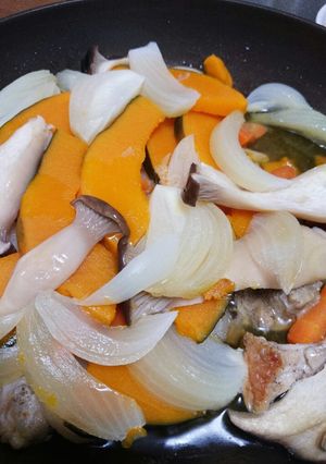 フライパンで簡単!野菜と茸のアヒージョ-レシピのメイン写真
