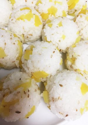 混ぜるだけ！たくあんおにぎり-レシピのメイン写真