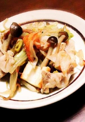 食卓の彩りに☆きのこと豚ばらの炒め物☆-レシピのメイン写真