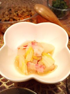 ベーコンの出汁が染みた♡大根と白菜の煮物-レシピのメイン写真
