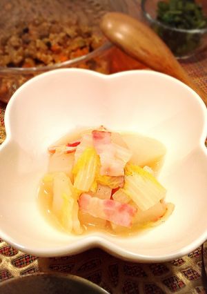 ベーコンの出汁が染みた♡大根と白菜の煮物-レシピのメイン写真