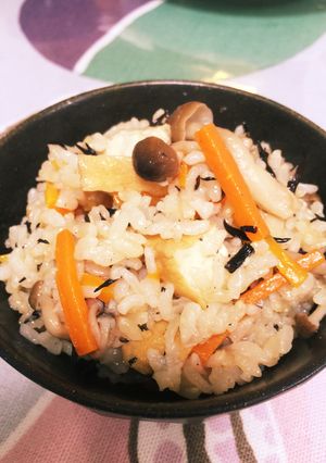 発芽米で!ひじきと厚揚げの炊き込みご飯-レシピのメイン写真
