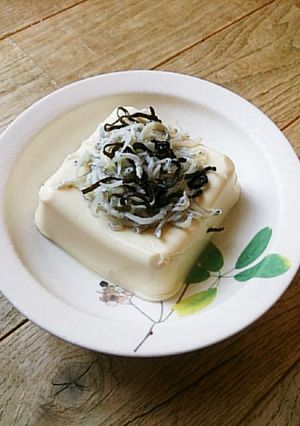 簡単！塩昆布＆シラスのせ湯豆腐or冷奴-レシピのメイン写真