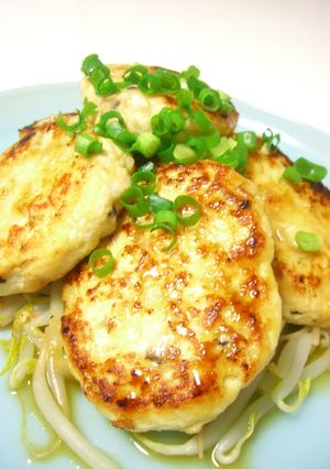 簡単！干ししいたけ入り豆腐ハンバーグ-レシピのメイン写真