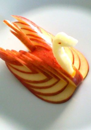 りんごの飾り切り スワン-レシピのメイン写真