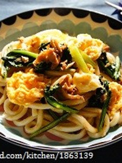 身長が伸びる!こまツナと卵の焼きうどん-レシピのメイン写真