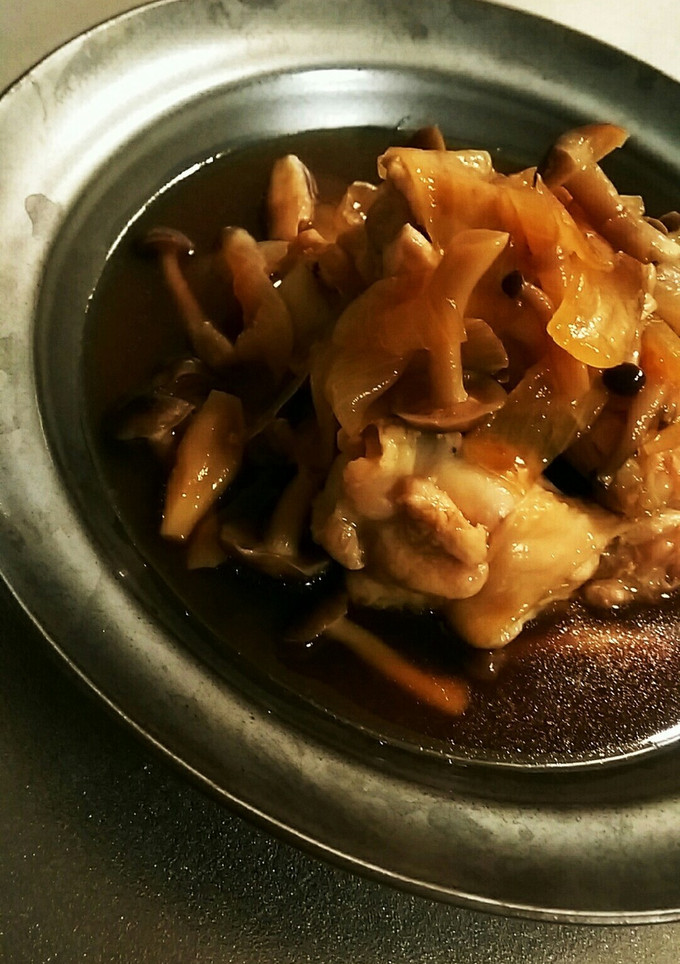 簡単絶品♪とろとろ玉ねぎと鶏手羽の甘辛煮-レシピのメイン写真