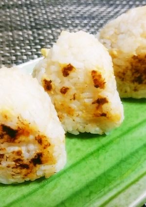 油揚げとネギの味噌焼きおにぎり♪-レシピのメイン写真