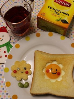 ひらめき朝食♡お花のエッグトースト-レシピのメイン写真