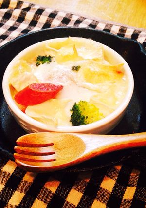 乗っけて焼くだけ簡単朝食ココットカマン！-レシピのメイン写真