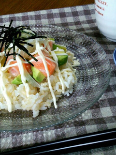アボカドとサーモンの美肌のっけ寿司*-レシピのメイン写真