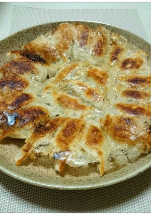 我が家は白菜派なニラ餃子★羽根付き焼き方-レシピのメイン写真