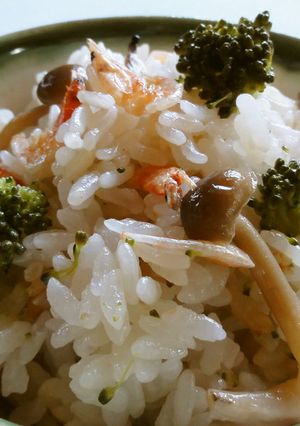 創味シャンタンで炊き込みごはん♪-レシピのメイン写真