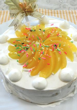黄桃のクリスマスケーキ-レシピのメイン写真