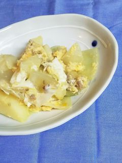 簡単☆挽肉、じゃが芋、玉ねぎの卵とじ-レシピのメイン写真