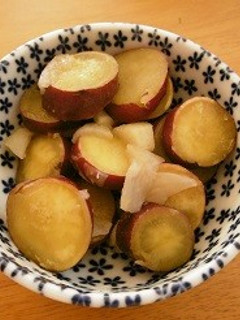 簡単・素朴!さつまいもとリンゴの煮物♪-レシピのメイン写真