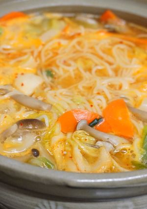 ピリ辛煮込みラーメン鍋-レシピのメイン写真
