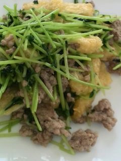 簡単~豆苗と油揚げの炒めもの-レシピのメイン写真