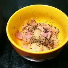 รูปของ じゃがいもべーこんたまねぎのコンソメ煮