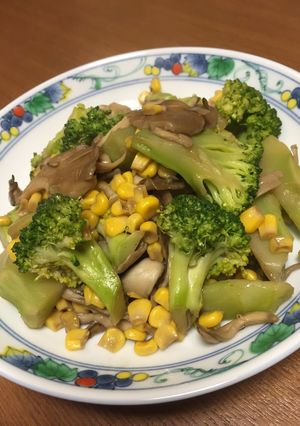 手軽にブロッコリーときのこのバター炒め-レシピのメイン写真