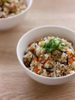 納豆とひじきの炊き込みご飯-レシピのメイン写真