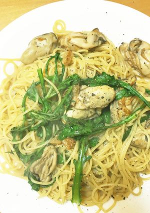 牡蠣と春菊のパスタ ペペロンチーノ-レシピのメイン写真