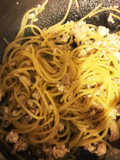 酒好きママも子供も喜ぶ鳥ひき肉パスタ-レシピのメイン写真